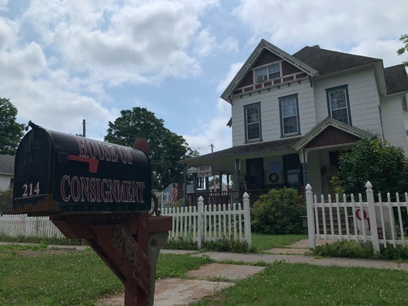 Liana Walton: House of Consignment Internship
